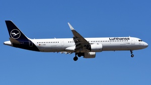 Photo of D-AIEC - Airbus A321-271NX operated by Lufthansa