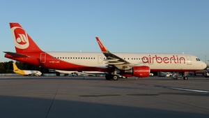 Photo of OE-LNZ - Airbus A321-211 operated by Air Berlin (opb Niki)