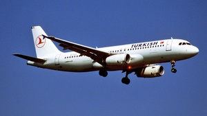 Photo of EI-TLF - Airbus A320-231 operated by Turkish Airlines (opb Translift Airways)