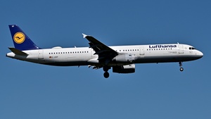 Photo with serial 564 - Airbus A321-131