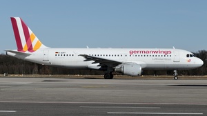 Photo of D-AIPT - Airbus A320-211 operated by Germanwings