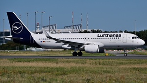 Photo of D-AIUN - Airbus A320-214 operated by Lufthansa