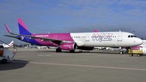 Photo of HA-LXY - Airbus A321-231 operated by Wizz Air