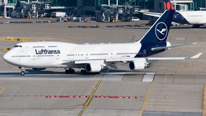 Photo of D-ABVZ - Boeing 747-430 operated by Lufthansa
