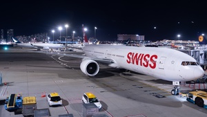 Photo of HB-JNK - Boeing 777-3DE(ER) operated by Swiss International Air Lines