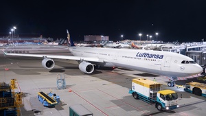 Photo of D-AIHU - Airbus A340-642 operated by Lufthansa