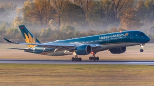 Photo of VN-A894 - Airbus A350-941 operated by Vietnam Airlines