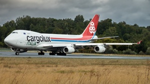 Photo of LX-VCV - Boeing 747-4R7F operated by Cargolux Italia