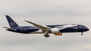 Photo of D-ABPU - Boeing 787-9 Dreamliner operated by Lufthansa