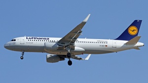 Photo of D-AIZY - Airbus A320-214 operated by Lufthansa