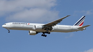Photo of F-GSQI - Boeing 777-328(ER) operated by Air France