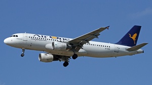 Photo of EI-DSS - Airbus A320-216 operated by Air One