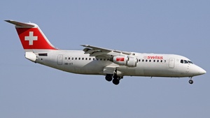 Photo of HB-IYT - British Aerospace Avro RJ100 operated by Swiss International Air Lines
