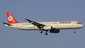 Photo of TC-JRD - Airbus A321-231 operated by Turkish Airlines