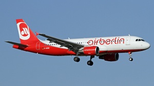 Photo of D-ABNB - Airbus A320-214 operated by Air Berlin