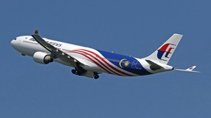 Photo of 9M-MTB - Airbus A330-323 operated by Malaysia Airlines