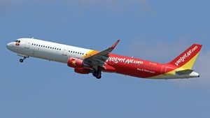 Photo of VN-A698 - Airbus A321-211 operated by VietJet Air