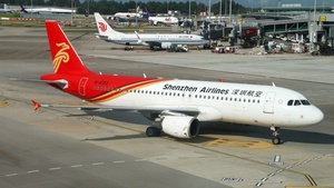 Photo of B-6352 - Airbus A320-214 operated by Shenzhen Airlines