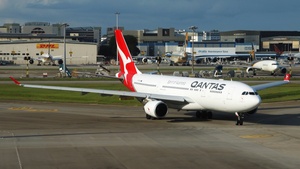 Photo of VH-EBQ - Airbus A330-202 operated by Qantas