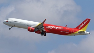 Photo of VN-A670 - Airbus A321-211 operated by VietJet Air