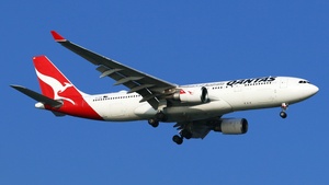 Photo of VH-EBB - Airbus A330-202 operated by Qantas