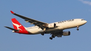 Photo of VH-EBP - Airbus A330-202 operated by Qantas