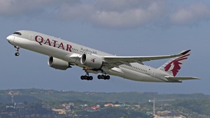 Photo of A7-ALO - Airbus A350-941 operated by Qatar Airways