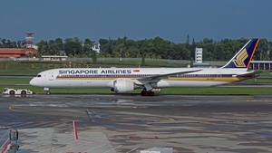 Photo of 9V-SCE - Boeing 787-10 Dreamliner operated by Singapore Airlines