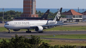Photo of ZK-OKV - Boeing 777-367(ER) operated by Air New Zealand
