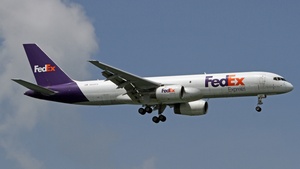 Photo with serial 25060 - Boeing 757-236(SF)