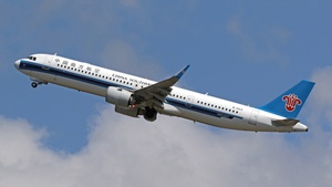 Photo of B-32CS - Airbus A321-253NX operated by China Southern Airlines