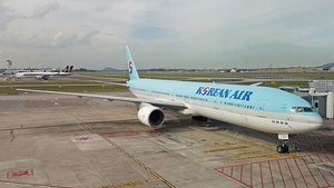 Photo of HL7533 - Boeing 777-3B5 operated by Korean Air