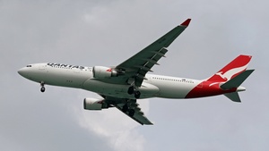 Photo of VH-EBS - Airbus A330-202 operated by Qantas