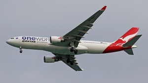 Photo of VH-EBV - Airbus A330-202 operated by Qantas