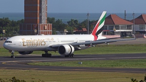 Photo of A6-ECZ - Boeing 777-31H(ER) operated by Emirates
