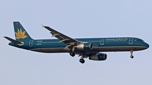 Photo of VN-A352 - Airbus A321-231 operated by Vietnam Airlines
