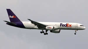 Photo of N946FD - Boeing 757-236(SF) operated by FedEx
