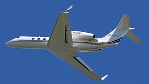 Photo of N440QS - Gulfstream GIV-X (G450) operated by Amber Aviation