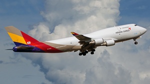 Photo of HL7423 - Boeing 747-48E(BDSF) operated by Asiana Cargo
