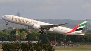 Photo of A6-EPE - Boeing 777-31H(ER) operated by Emirates
