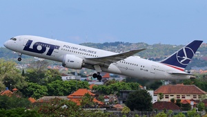 Photo of SP-LRB - Boeing 787-8 Dreamliner operated by LOT Polish Airlines