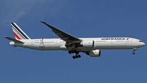 Photo of F-GSQH - Boeing 777-328(ER) operated by Air France