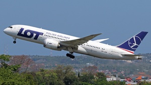 Photo of SP-LRA - Boeing 787-8 Dreamliner operated by LOT Polish Airlines