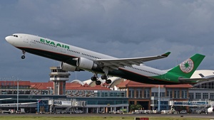 Photo of B-16338 - Airbus A330-302 operated by EVA Air