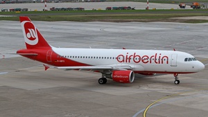 Photo of D-ABFO - Airbus A320-214 operated by Air Berlin