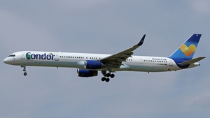 Photo of D-ABOM - Boeing 757-330 operated by Condor