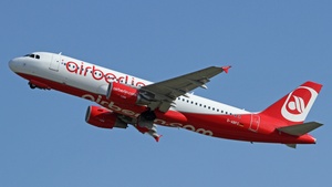 Photo of D-ABFC - Airbus A320-214 operated by Air Berlin