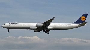 Photo of D-AIHD - Airbus A340-642 operated by Lufthansa