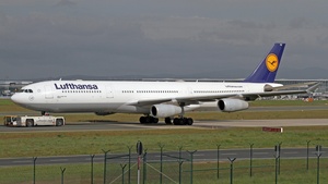 Photo of D-AIFD - Airbus A340-313 operated by Lufthansa