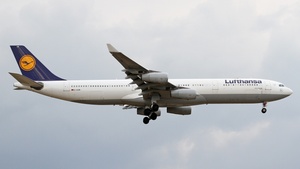Photo of D-AIGM - Airbus A340-313 operated by Lufthansa
